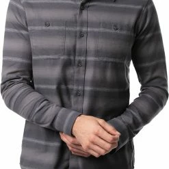 TravisMathew Shop 12 Hot Sale โจ TravisMathew Men's Final Approach Button-Up Flannel Golf ๐ Shirt For Men Quiet Shade โ